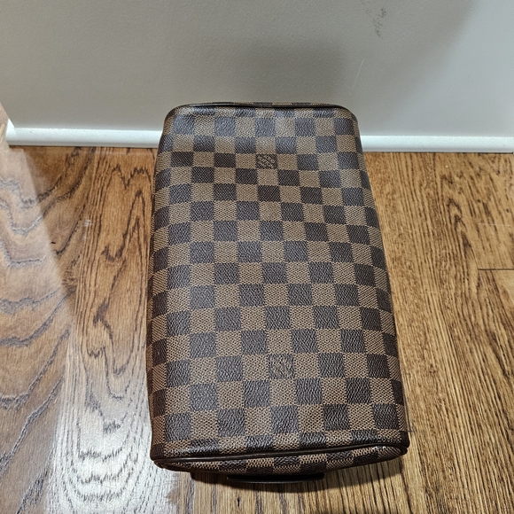 Louis Vuitton Damier Canvas King Size Toiletry Bag Dopp Kit - Picture 4 of 10